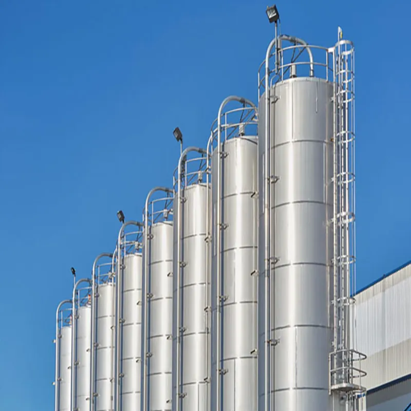 مخازن بزرگ در محل پروژه