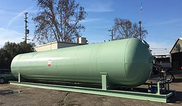 مخزن بزرگ ذخیره بنزین