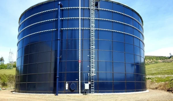 مخزن فلزی نگهداری آب
