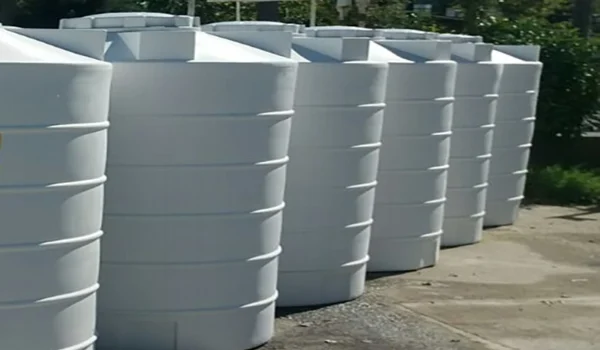 مخزن پلی‌اتیلن پشت بامی